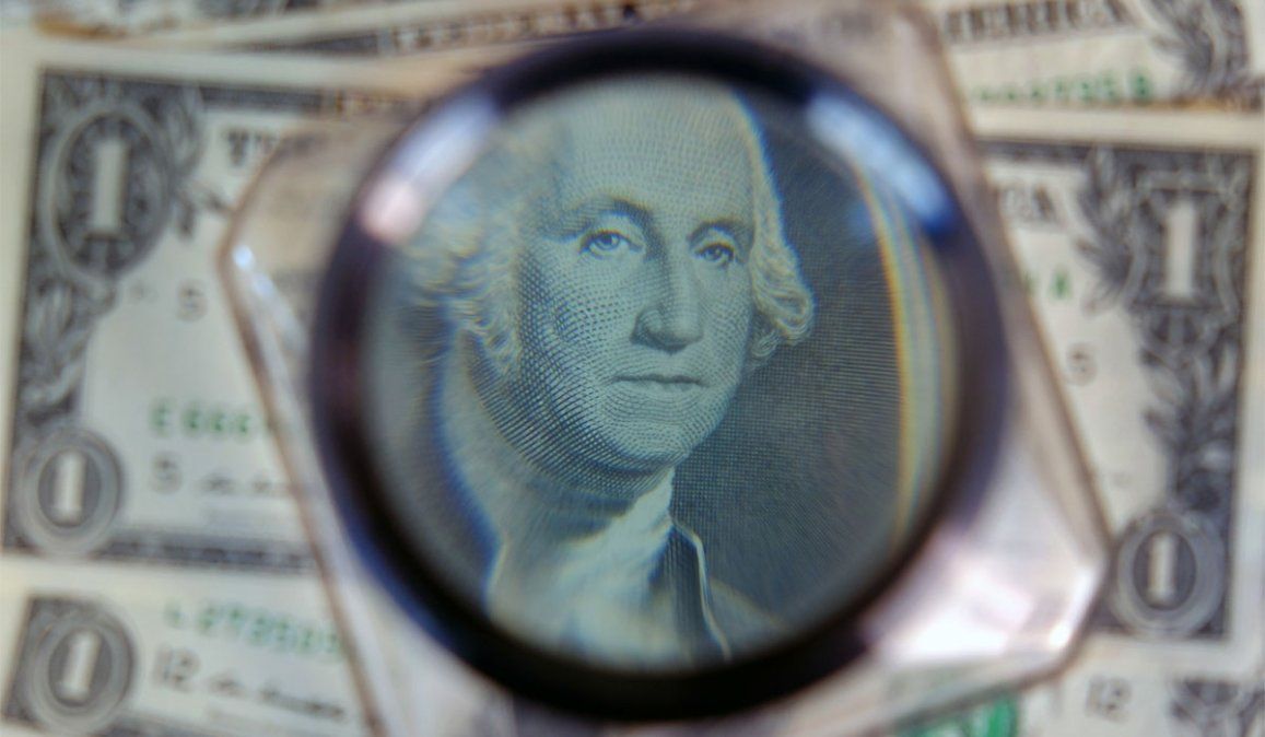 Dólar: diez motivos que inhabilitan a comprar dólares