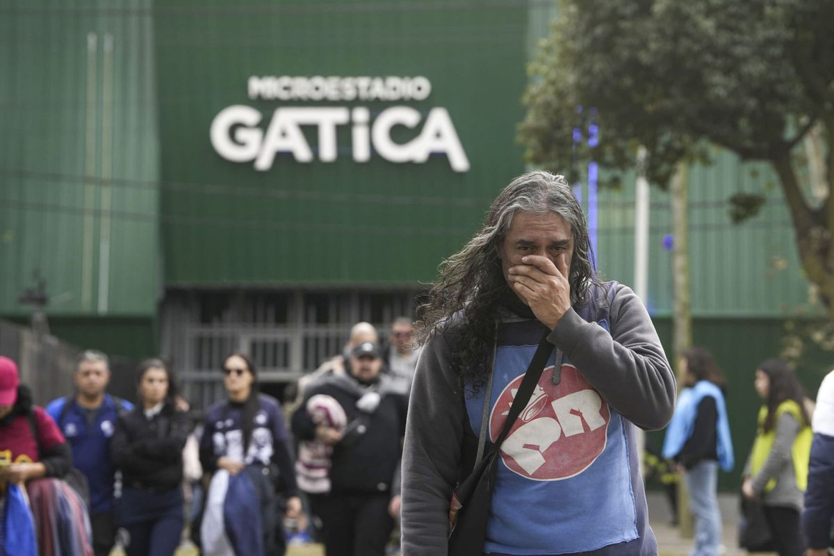 Otra imagen que se reiteró: la de los ricoteros llorando en la despedida al Indio. Otra imagen que se reiteró: la de los ricoteros llorando en la despedida al Indio.