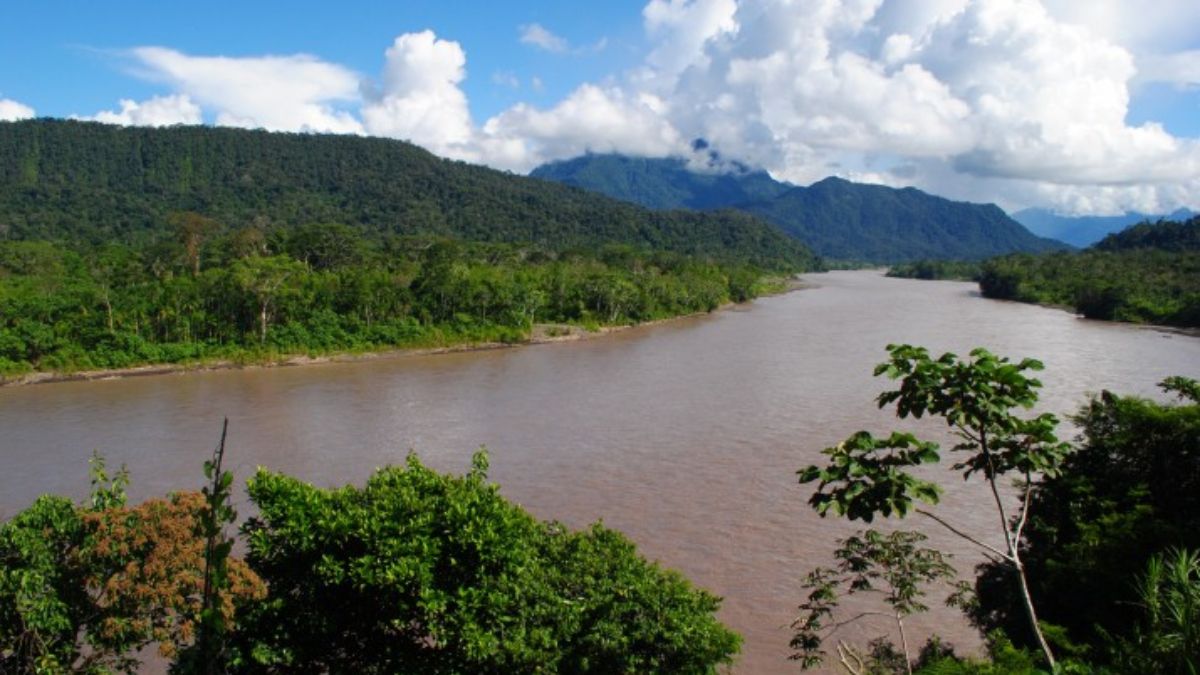 El río Santiago es la única vía de comunicación para algunas comunidades Shuar que viven en sus riberas. (Foto: Isabel Alarcón) El río Santiago es la única vía de comunicación para algunas comunidades Shuar que viven en sus riberas. (Foto: Isabel Alarcón) 