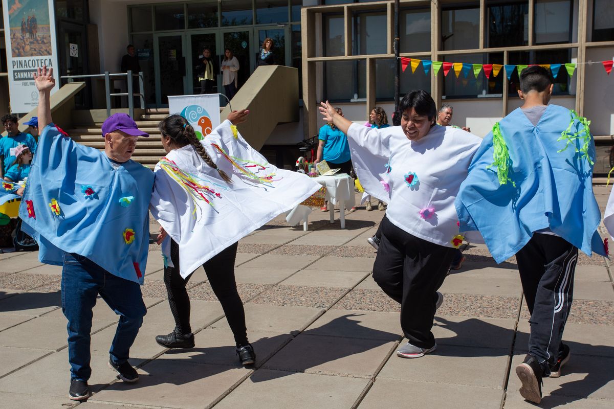 Cursos de ritmos para personas con discapacidad visual Cursos de ritmos para personas con discapacidad visual