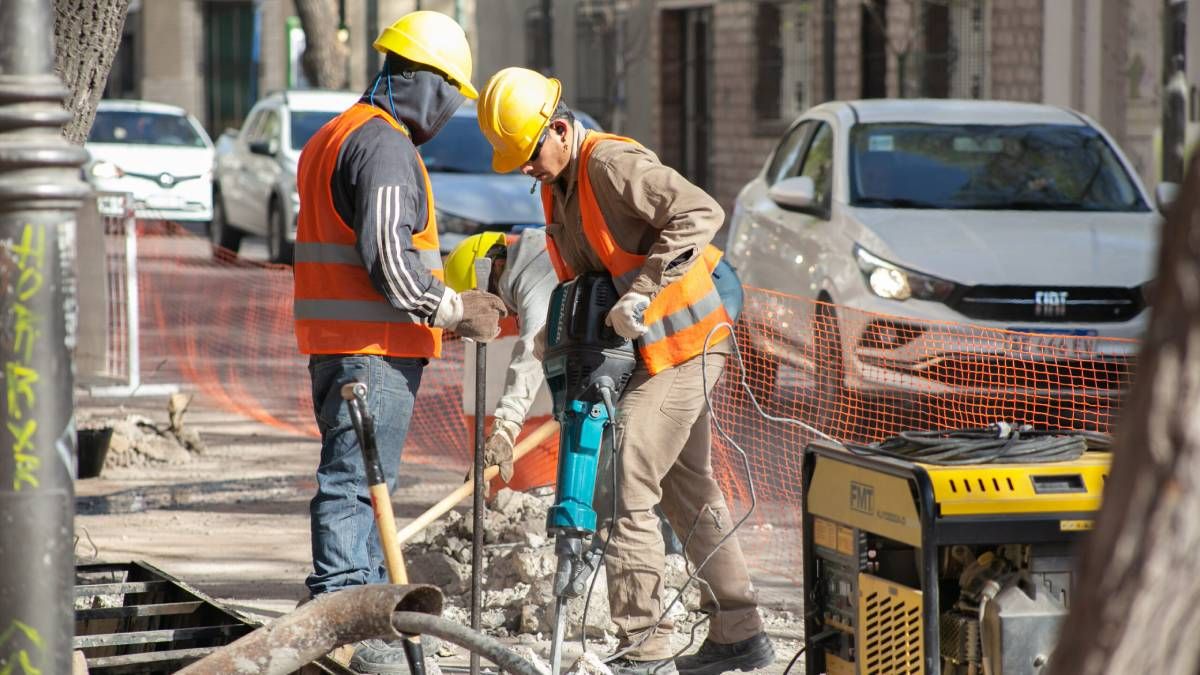 Comenzaron las obras de reasfaltado en calles céntricas de Mendoza.&nbsp;