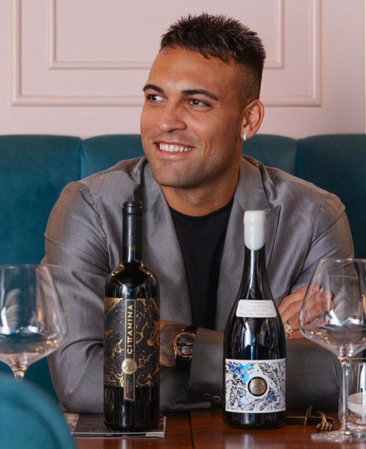 Lautaro Martínez con Coraje y Pasión, los vinos de Cittanina.