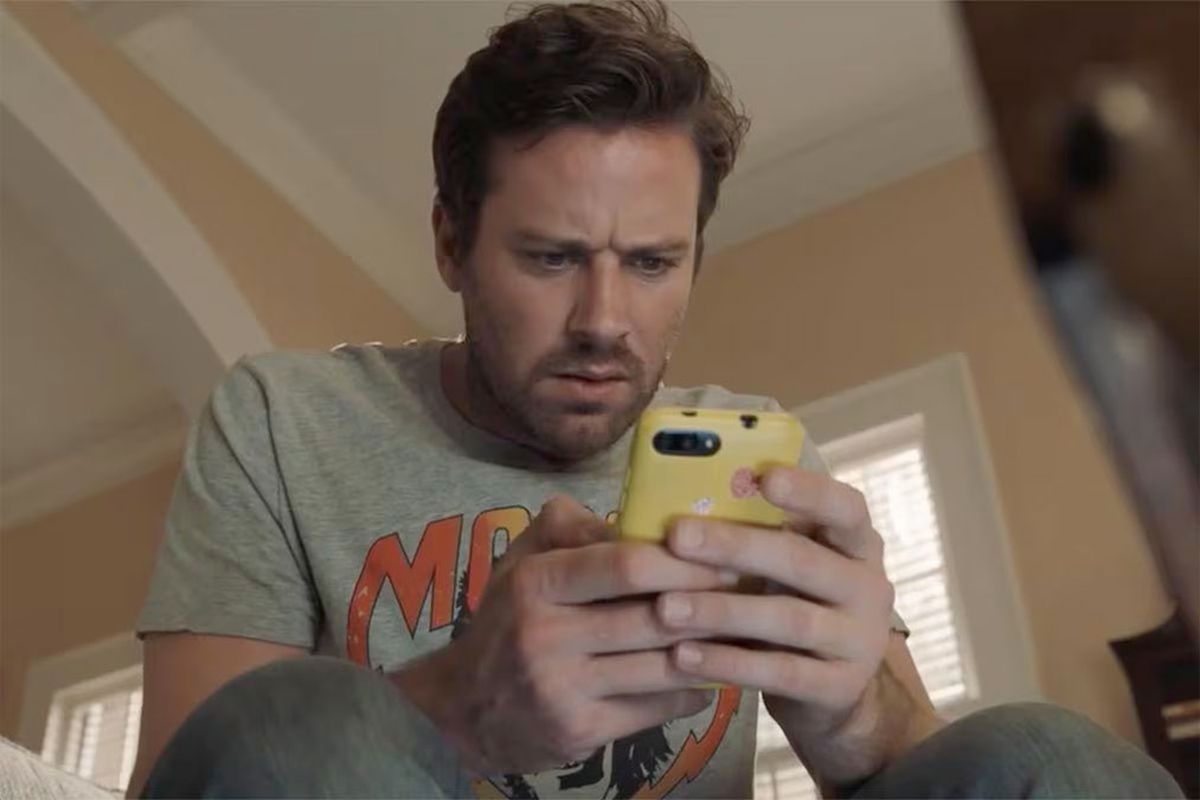 Armie Hammer la rompe con su papel en esta recomendada película de Netflix. Armie Hammer la rompe con su papel en esta recomendada película de Netflix.