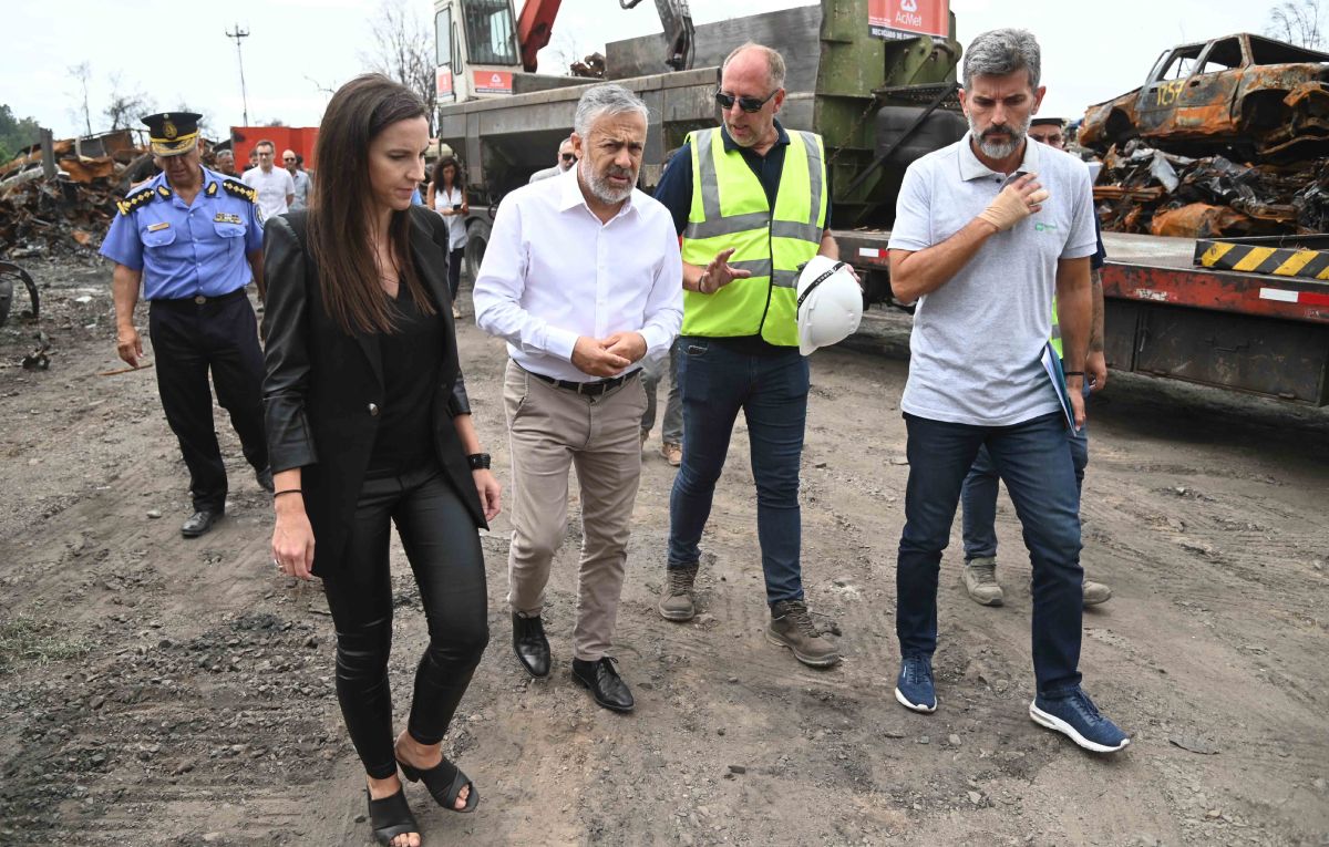 El gobernador Alfredo Cornejo recorrió la Playa San Agustín junto a la ministra de Seguridad, Mercedes Rus, y el intendente de Capital, Ulpiano Suarez.