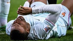 Kylian Mbappé salió lesionado. Francia venció a Turquía.