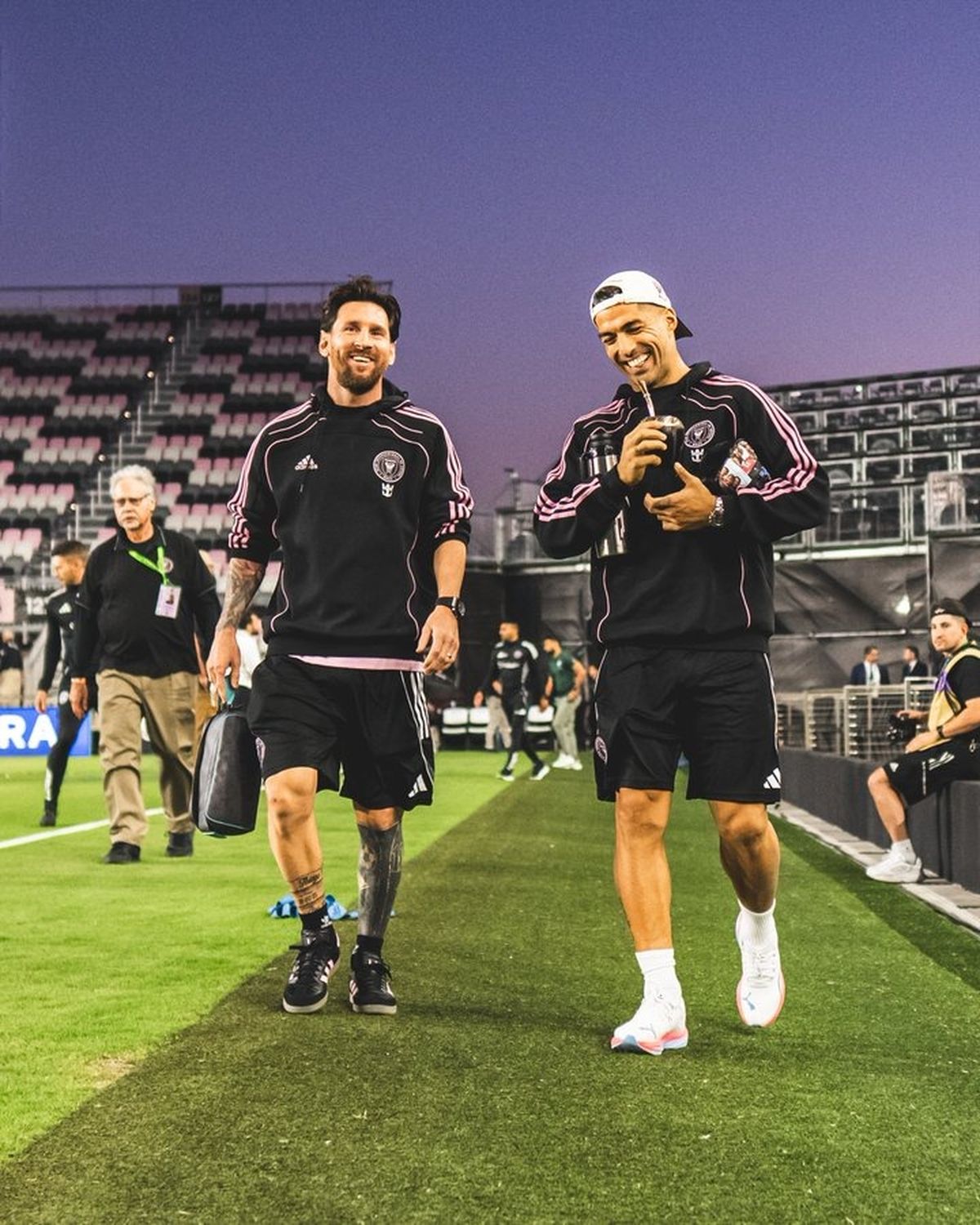 Lionel Messi y Luis Suárez en la previa de partido entre el Inter Miami y el Kansas City. 