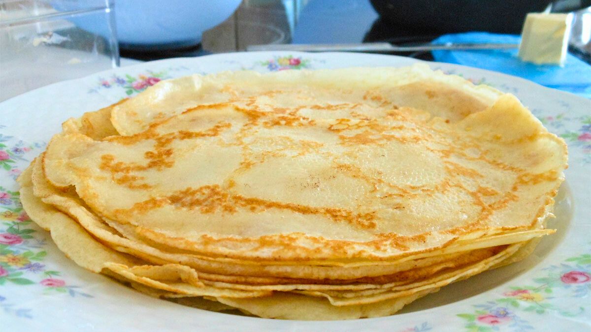 Los panqueques se hacen con una receta fácil de realizar y son especiales para hacer canelones o rellenarlos con dulce de leche.