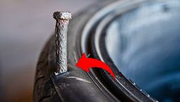 Un truco para recuperar una rueda de auto rota.