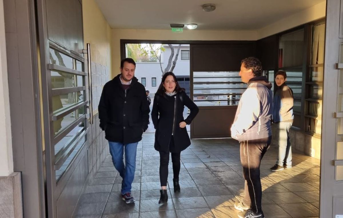 Precandidatos de una de ls fórmulas del FIT: Lautaro Jiménez y Noelia Barbeito.