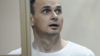 Condenaron a un cineasta ucraniano a 20 años de prisión en Rusia