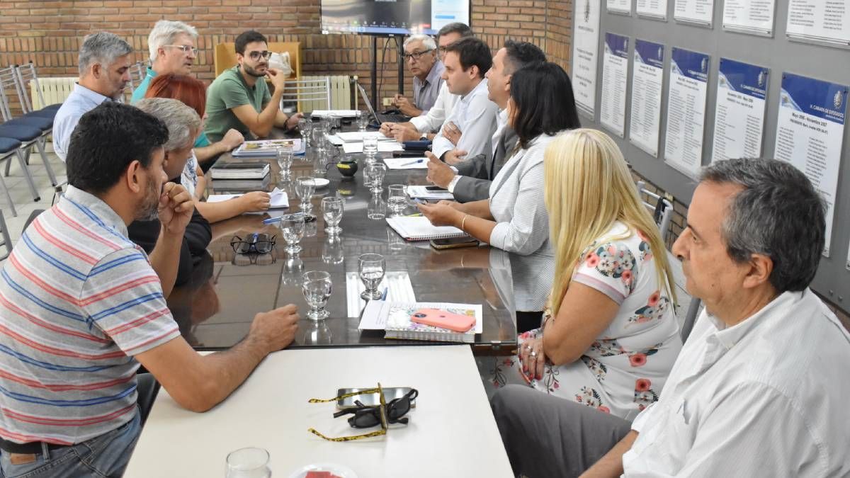 La Comisión de Legislación y Asuntos Constitucionales se reunió este martes para tratar el caso de Janina Ortiz. La Comisión de Legislación y Asuntos Constitucionales se reunió este martes para tratar el caso de Janina Ortiz.