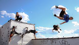 El 3 de junio se celebra el Día Mundial del Parkour, también conocido como “el arte del desplazamiento”.