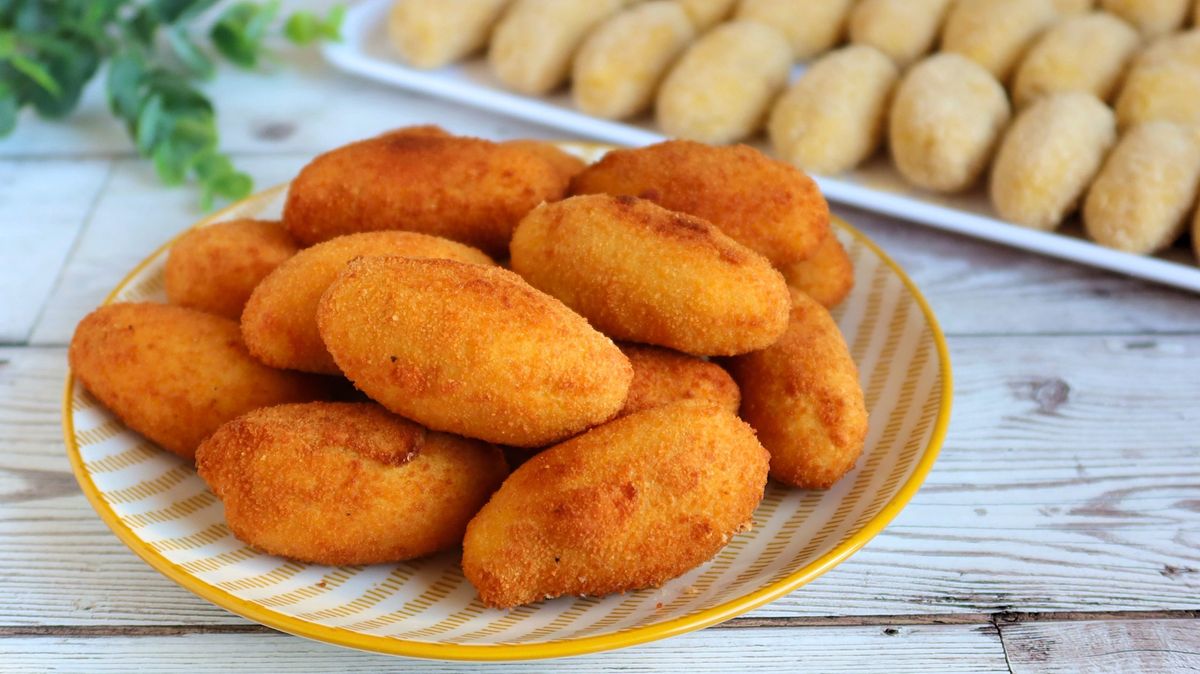 La de croquetas con jamón es una de las recetas indispensables de cualquier cocina. La de croquetas con jamón es una de las recetas indispensables de cualquier cocina.