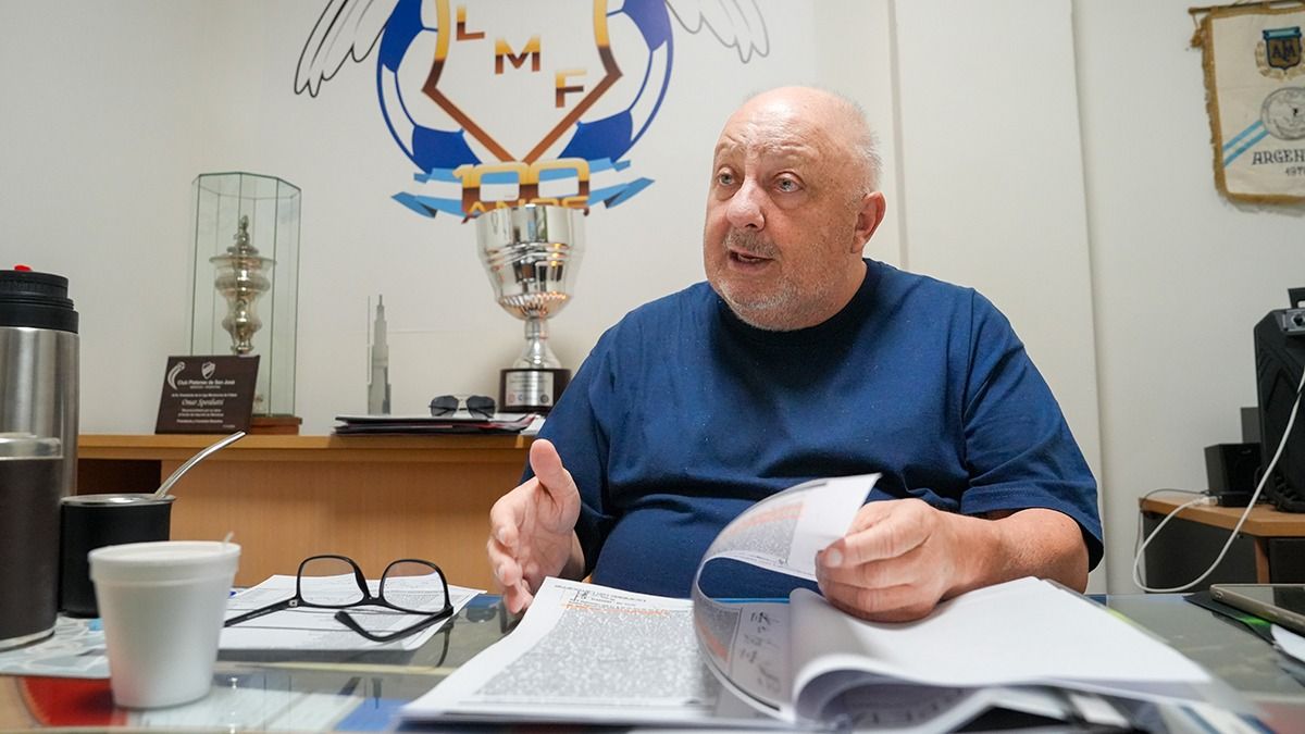 Omar Sperdutti, presidente de la Liga Mendocina de F&uacute;tbol, investigado por transferencias de $130 millones desde la instituci&oacute;n a cuentas de empresas de familiares suyos.