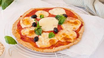 Cómo hacer una Pizza proteica en sartén: la receta saludable sin horno para incluir en la dieta Cómo hacer una Pizza proteica en sartén: la receta saludable sin horno para incluir en la dieta