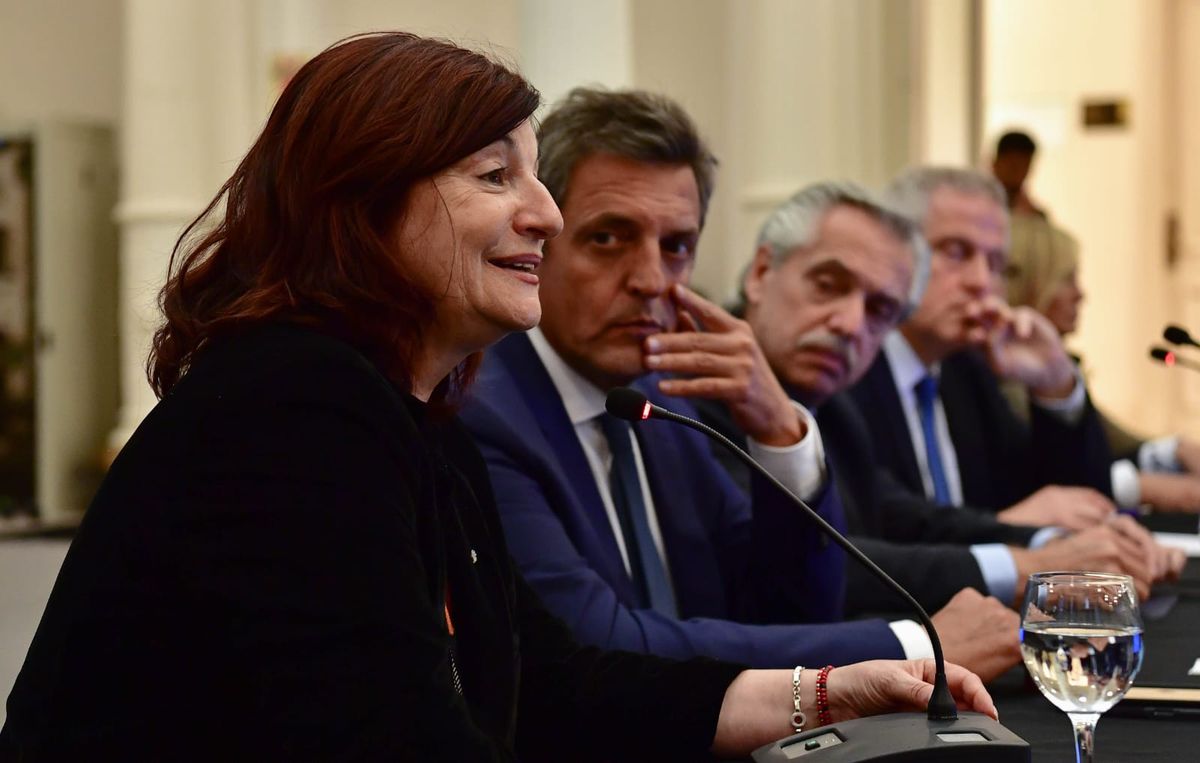 Kelly Olmos, Sergio Massa y Alberto Fernández.&nbsp;