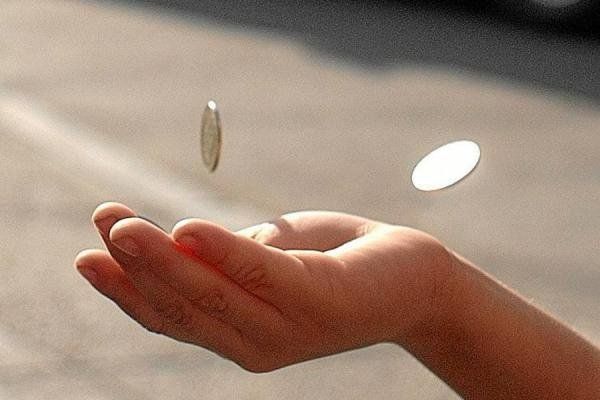 Un acaudalado árabe pedía limosna