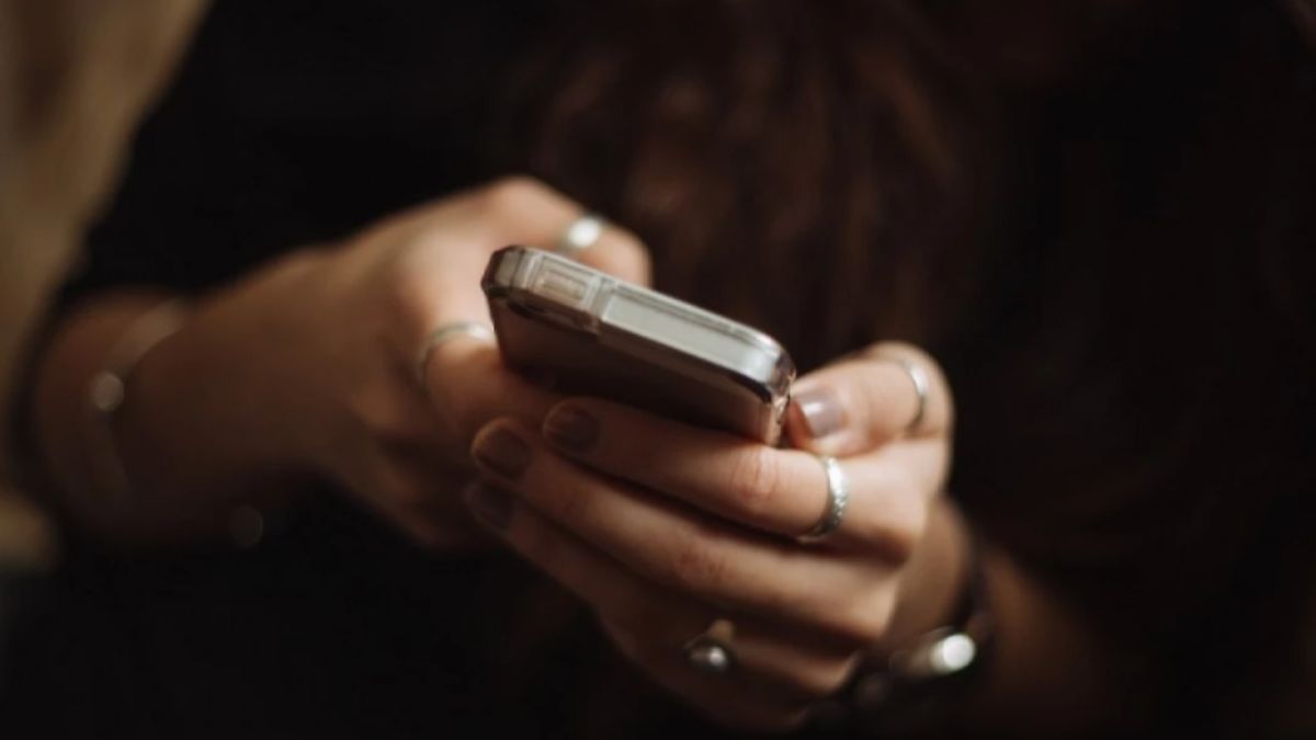 Contacto cero significa bloquear de la redes, dar de baja el viaje a las Termas de Río Hondo que te estabas pagando con dueño de la metralleta de likes y olvidarte de mirar su estado de whastapp cada dos minutos. Contacto cero significa bloquear de la redes, dar de baja el viaje a las Termas de Río Hondo que te estabas pagando con dueño de la metralleta de likes y olvidarte de mirar su estado de whastapp cada dos minutos.