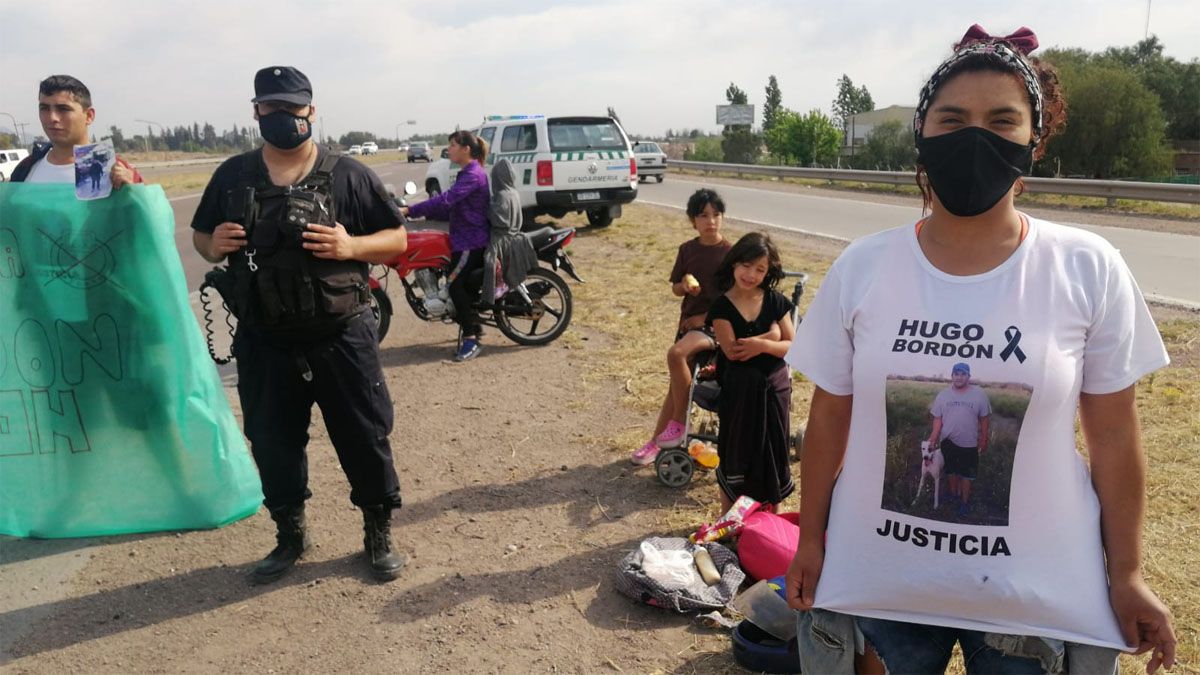 Sonia, hermana de Hugo Bordón, de 401 años, quien fue asesinado de dos tiros en noviembre de 2020.