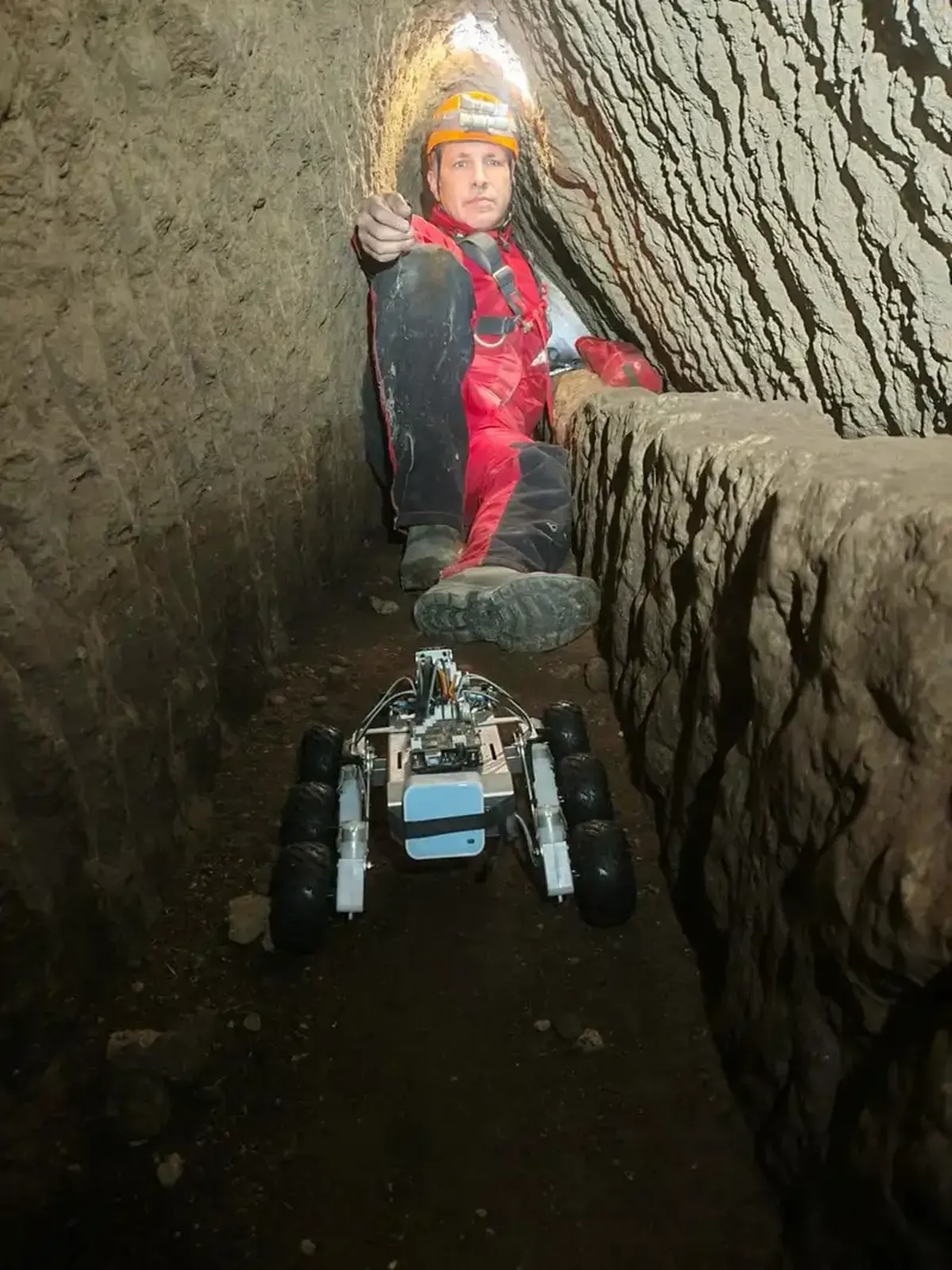 Los investigadores utilizaron mucha tecnolog&iacute;a para llegar al descubrimiento de la red completa de t&uacute;neles.