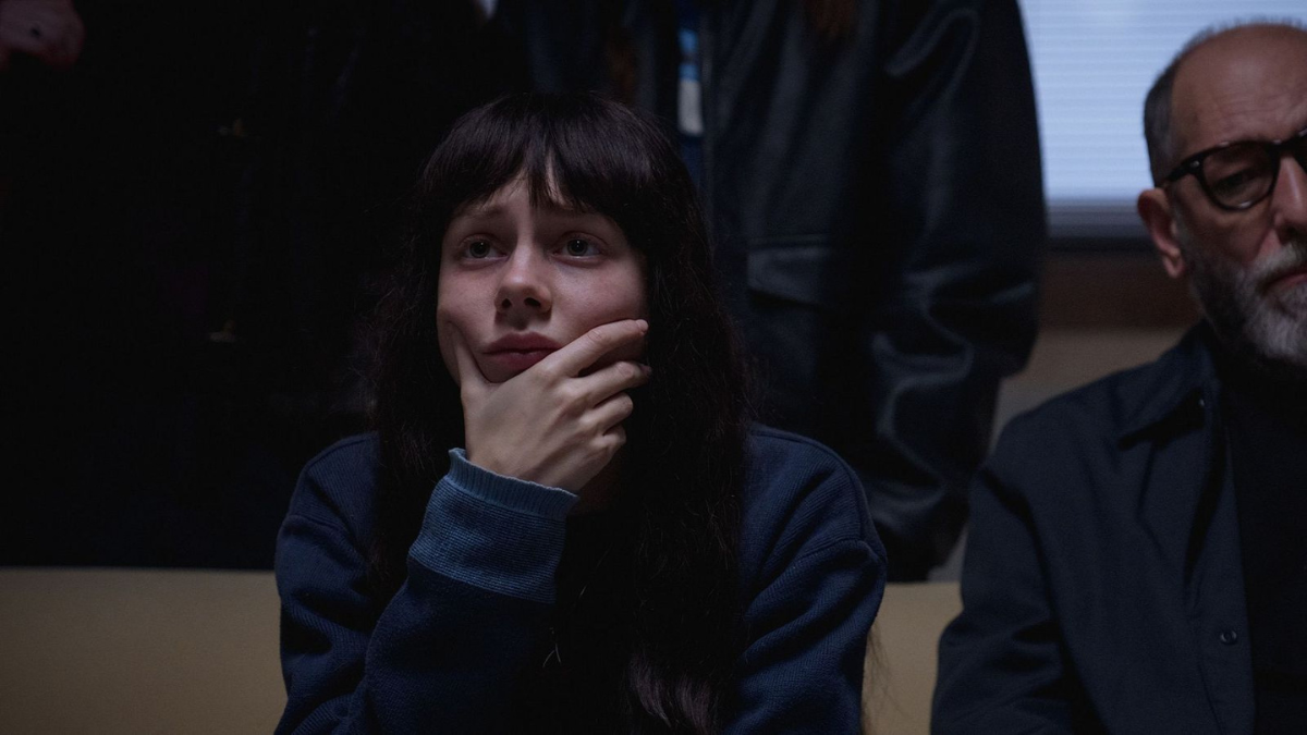 Ester Expósito estrena el tráiler de su nueva película de terror.