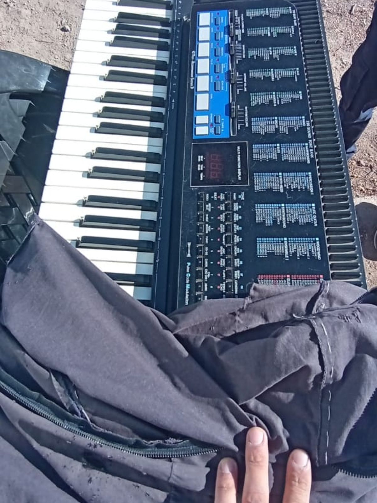 Este es el piano electrónico robado y que se usa en los servicios religiosos.