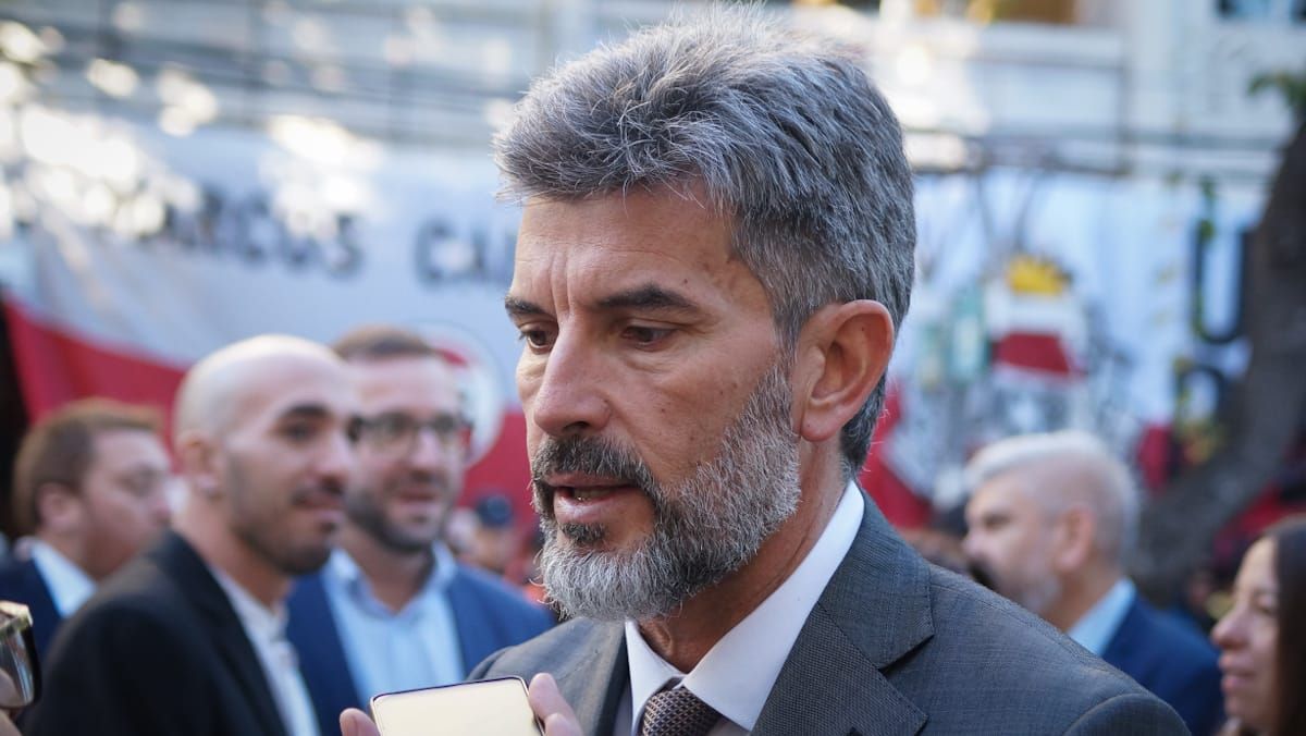 Ulpiano Suarez insiste en la actualización del Fondo Compensador que afectó a las comunas de Ciudad y La Paz. Ulpiano Suarez insiste en la actualización del Fondo Compensador que afectó a las comunas de Ciudad y La Paz.