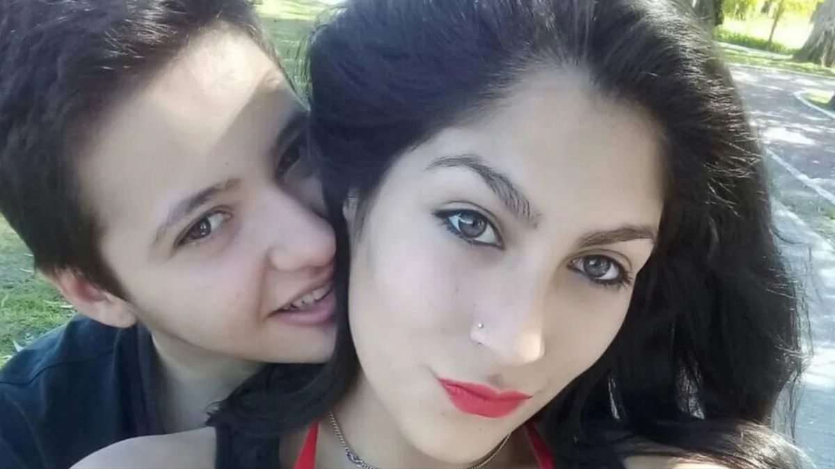 Tehuel de la Torre y Michael, su novia, quien también declaró en el inicio del juicio en La Plata por homicidio agravado Tehuel de la Torre y Michael, su novia, quien también declaró en el inicio del juicio en La Plata por homicidio agravado