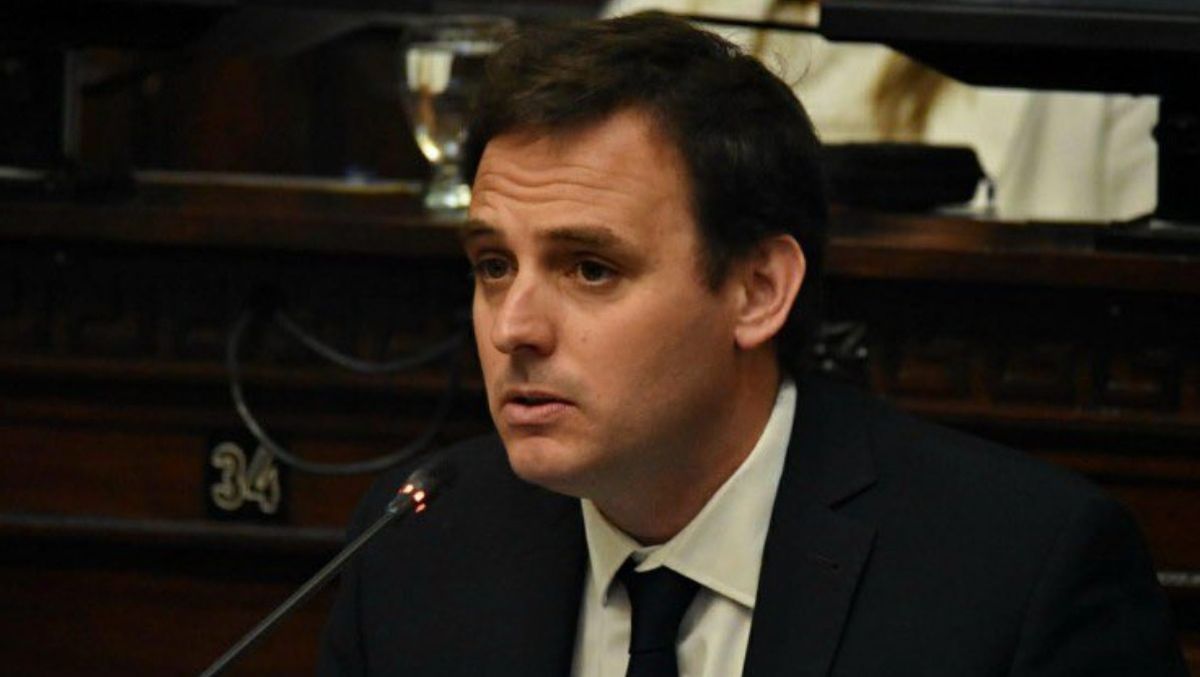 El diputado radical Franco Ambrosini fue quien presentó el pedido de juicio político contra el juez Sebastián Sarmiento. El diputado radical Franco Ambrosini fue quien presentó el pedido de juicio político contra el juez Sebastián Sarmiento.