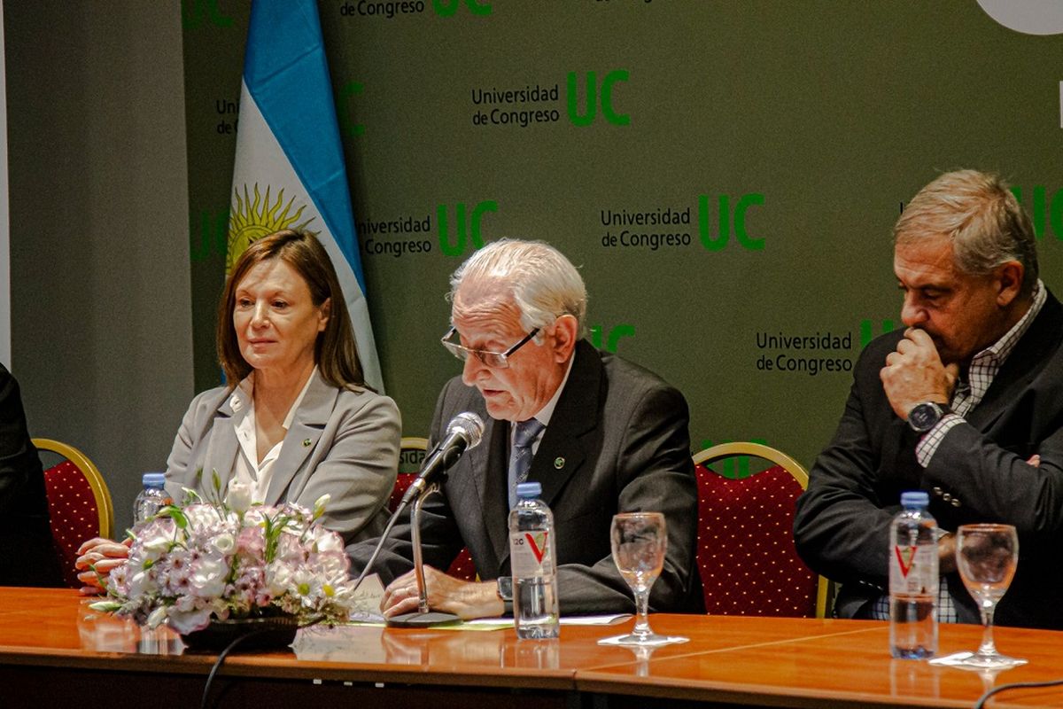 La Universidad de Congreso celebró su 30° aniversario.