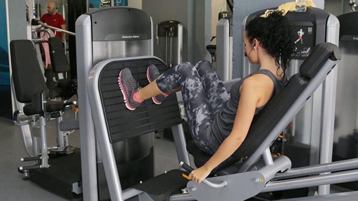 Las nuevas restricciones de terminación del DNI son sólo para hacer compras y no se pedirán para ir al gimnasio ni para un club deportivo, confirmó el ministro de Gobierno, Víctor Ibañez.