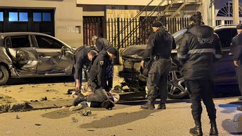 El sereno de una cochera tomó prestada una lujosa camioneta: se tomó unas cuantas copas antes de destrozarla El sereno de una cochera tomó prestada una lujosa camioneta: se tomó unas cuantas copas antes de destrozarla