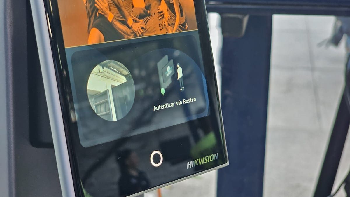 El sistema de la verificación de la identidad debutó con éxito. El sistema de la verificación de la identidad debutó con éxito.