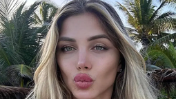 En pleno otoño, Romina Malaspina confirma que es la reina indiscutida del hilo dental ultra XS en modo nude taparrabos