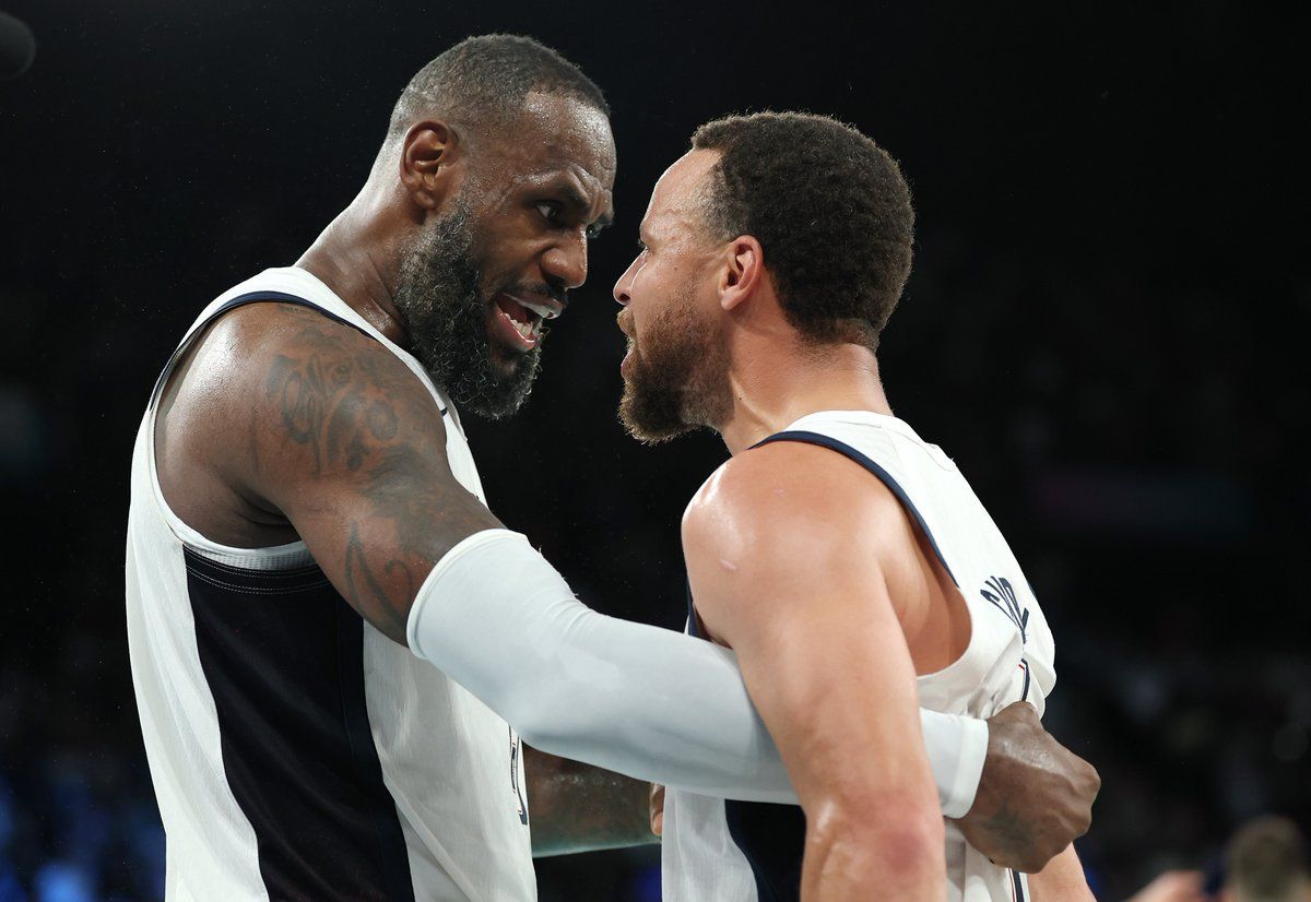 LeBron James y Stephen Curry, del Dream Team de Estados Unidos en los Juegos Olímpicos de París 2024. LeBron James y Stephen Curry, del Dream Team de Estados Unidos en los Juegos Olímpicos de París 2024.
