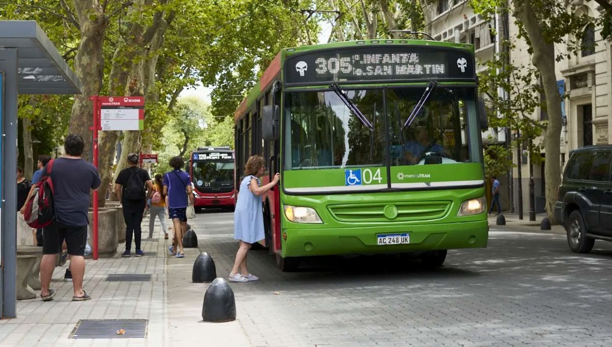 A partir del 1 de enero y hasta la segunda semana de febrero, el transporte público funciona con horario de verano. A partir del 1 de enero y hasta la segunda semana de febrero, el transporte público funciona con horario de verano.
