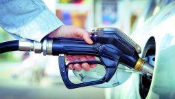 Las naftas subieron 6% y se suman a los aumentos de tarifas y prepagas Las naftas subieron 6% y se suman a los aumentos de tarifas y prepagas