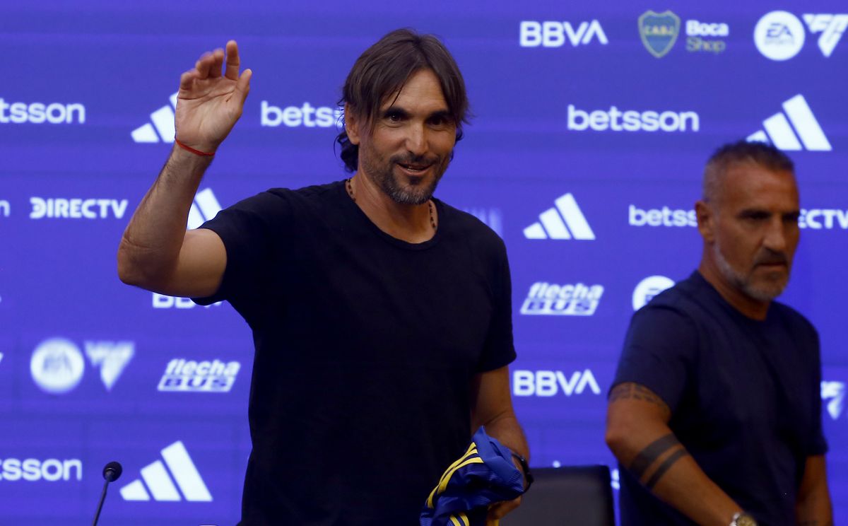 El nuevo DT se mostró sonriente e ilusionado El nuevo DT se mostró sonriente e ilusionado