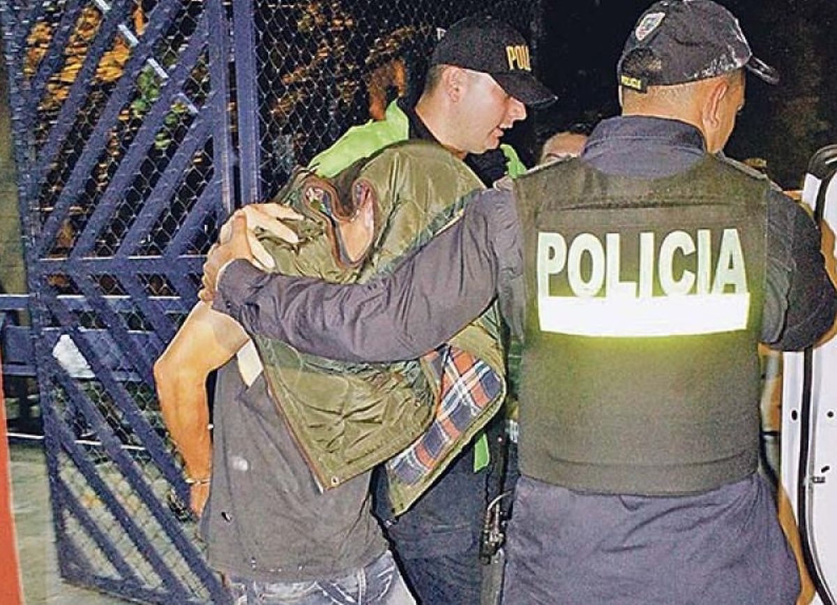 Adrián Arroyo Gutiérrez fue detenido por violar y matar a trabajadores sexuales sembrando temor en Costa Rica Adrián Arroyo Gutiérrez fue detenido por violar y matar a trabajadores sexuales sembrando temor en Costa Rica