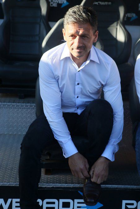 Estudiantes le ganó el partido a San Lorenzo por Whatsapp