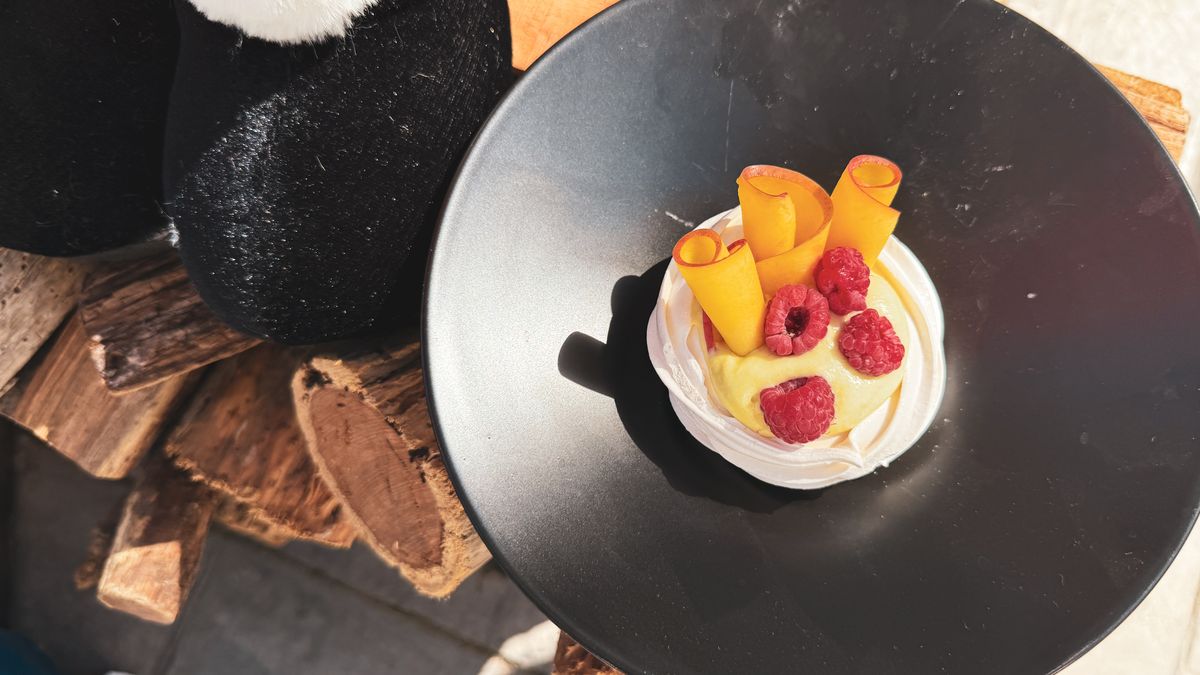 Cómo preparar Pavlovas con pistacho y frambuesas: la receta veraniega y tentadora de forma fácil