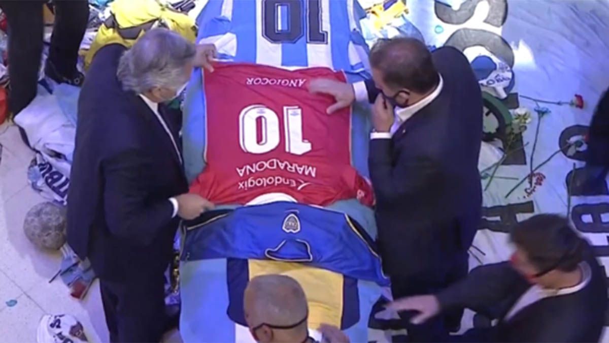 Alberto Fernández se despidió de Maradona en la Casa Rosada