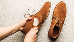 Deja impecable tus zapatos de gamuza en 5 minutos y con solo un ingrediente