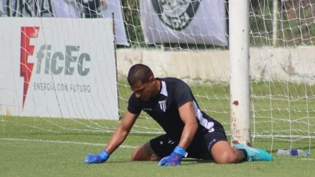 El arquero Brian Olivera ha tenido buenos rendimientos en Gimnasia y Esgrima.