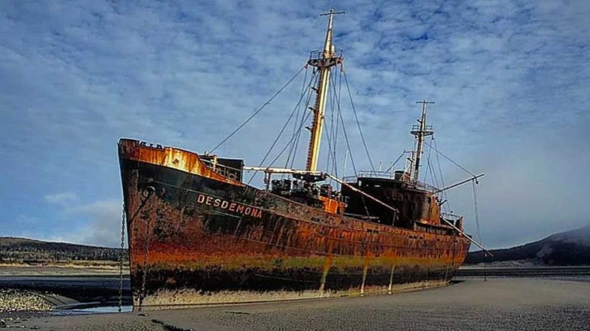 El buque mercante construido en Alemania que encalló en el Cabo San Pablo es uno de los atractivos del turismo El buque mercante construido en Alemania que encalló en el Cabo San Pablo es uno de los atractivos del turismo