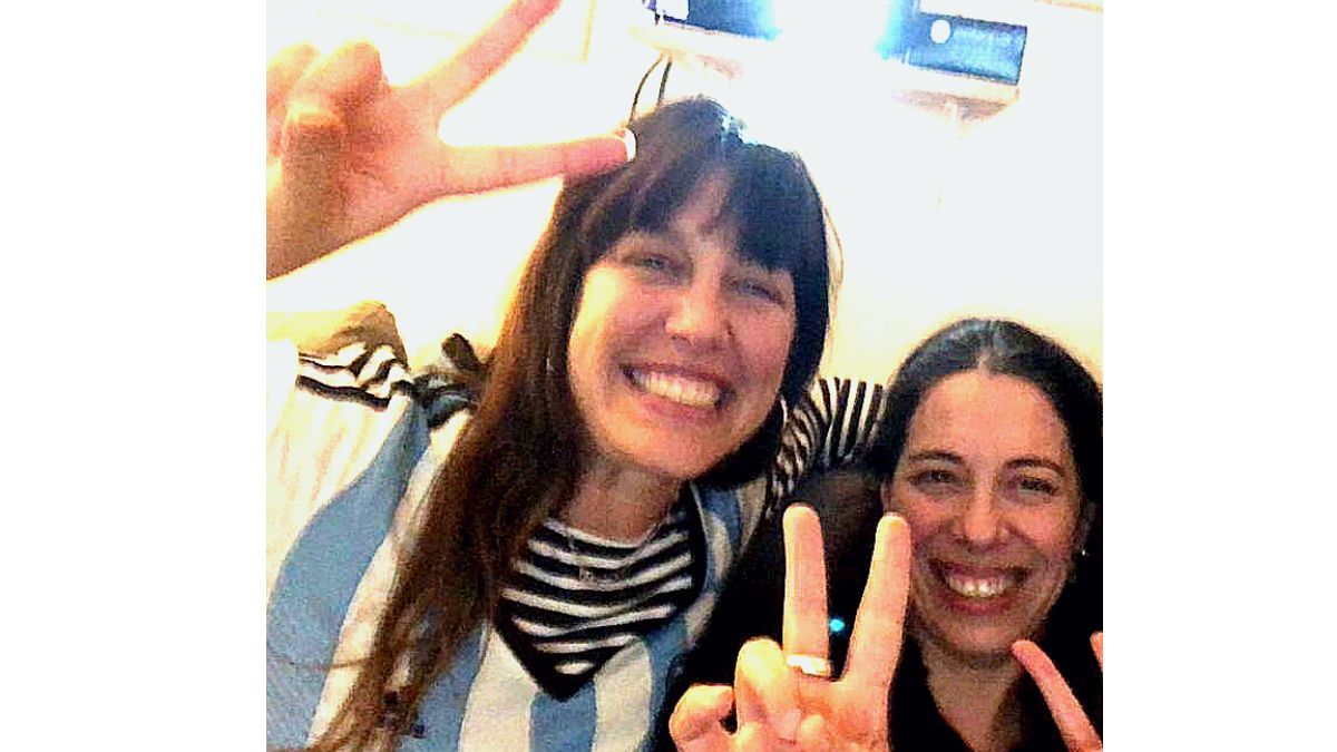 Ana y Daniela, dos amigas argentinas que verán la final del Mundial de Qatar 2022 en Francia