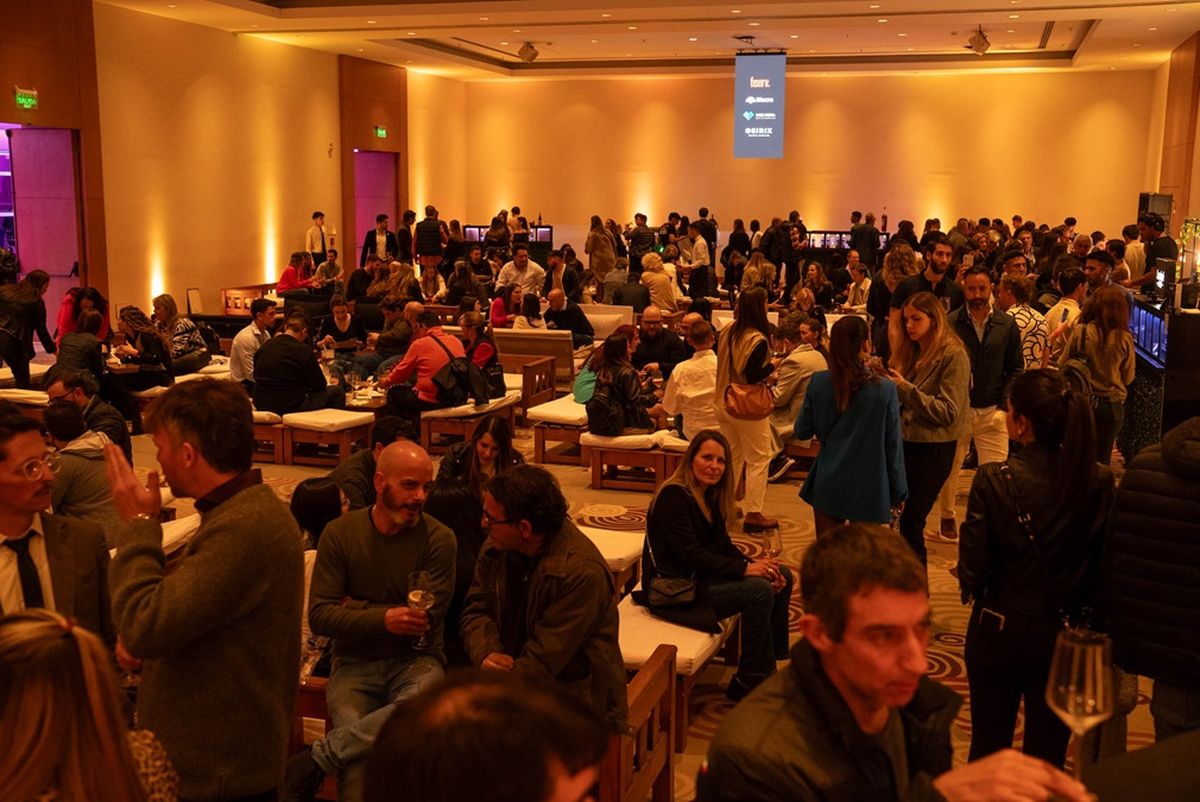 Los agentes de IA podrán resolver las dudas al instante. Los agentes de IA podrán resolver las dudas al instante.