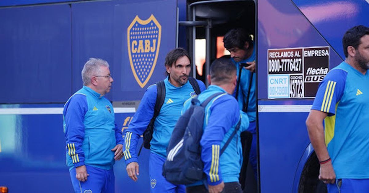 El plantel de Boca volvió cabizbajo a Buenos Aires.