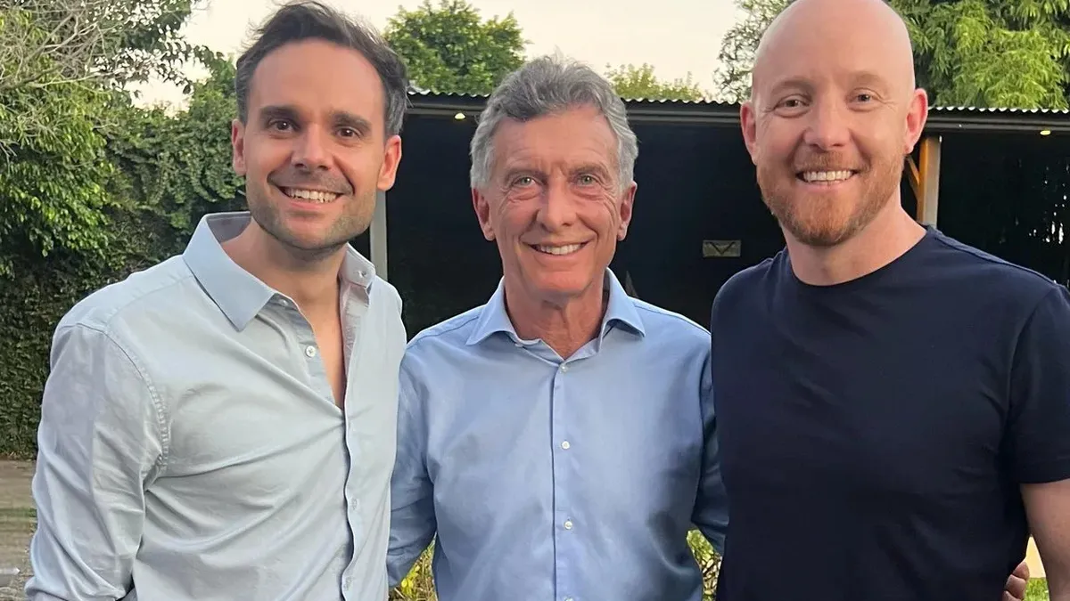 Esteban Allasino es el único intendente del PRO en Mendoza. En la foto con Gabriel Pradines, presidente del PRO de Mendoza y con Mauricio Macri. Esteban Allasino es el único intendente del PRO en Mendoza. En la foto con Gabriel Pradines, presidente del PRO de Mendoza y con Mauricio Macri.