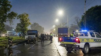 Quiénes son el padre e hija que fallecieron en un accidente: iban en moto y chocaron de frente con un camión